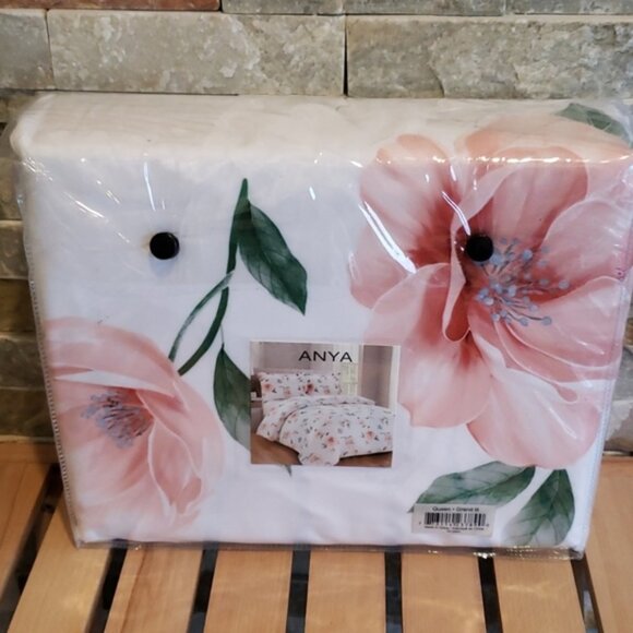 Millano Anya 3-Piece Duvet Cover Set - Picture 2 of 3